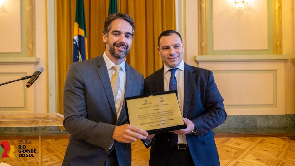 Governador Eduardo Leite recebe homenagem da Procuradoria Geral do Estado   mar26