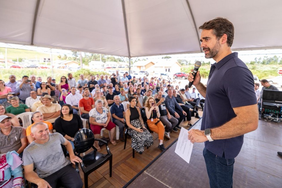 Leite destaca união entre Estado e municípios nas entregas e as parcerias que viabilizam avanço na política habitacional -Foto: Vitor Rosa/Secom