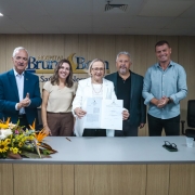 Destina&ccedil;&atilde;o de recursos do Plano Rio Grande para heliponto do Hospital Bruno Born em Lajeado em ato com a secret&aacute;ria Arita Bergmann