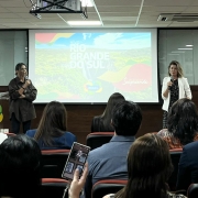 Foto de apresenta&ccedil;&atilde;o do governo do Estado do Rio Grande do Sul no evento Visit Brasil Summit