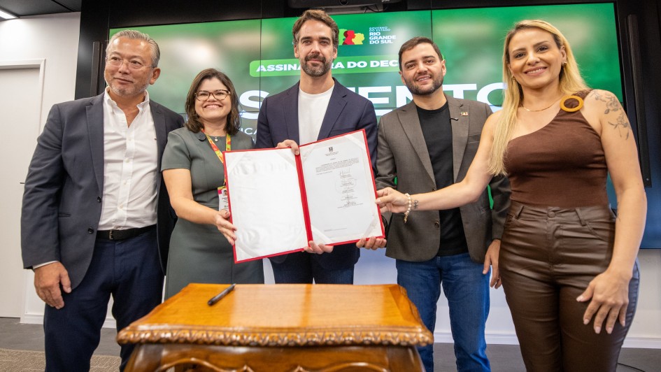 Lan&ccedil;amento da Pol&iacute;tica Integrada de Gest&atilde;o do Ambiente Escolar pelo governador Eduardo Leite e pelo vice-governador Gabriel Souza