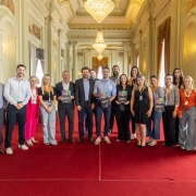 Governador Eduardo Leite lan&ccedil;a publica&ccedil;&atilde;o t&eacute;cnica sobre o Programa RS Seguro em parceria com a Unesco Brasil