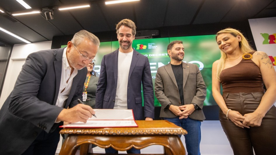 Oficializa&ccedil;&atilde;o dos investimentos por Leite e Gabriel, com secret&aacute;rios da Seguran&ccedil;a e do Planejamento Foto Mauricio Tonett