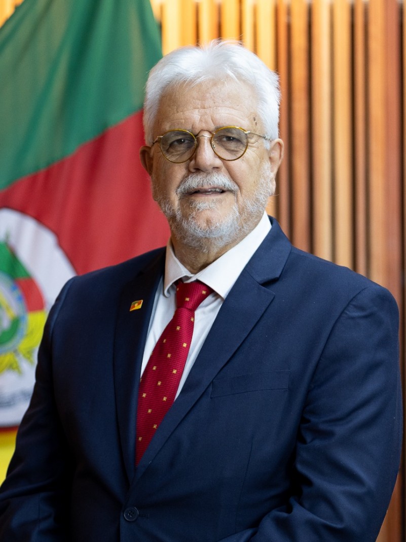 Cl&oacute;vis Garcez Magalh&atilde;es