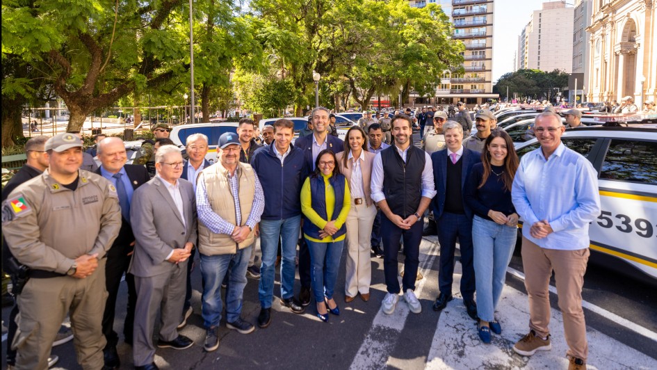 Piratini   Governador Eduardo Leite entrega 30 novas viaturas &agrave; Brigada Militar