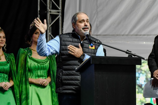 Secretário Gustavo Paim fala ao público