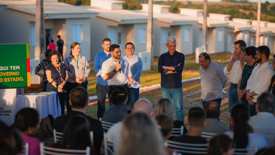 Gabriel Souza entrega 20 casas definitivas em Santo &Acirc;ngelo constru&iacute;das pelo Programa A Casa &eacute; Sua   Mun&iacute;cipio   abr26