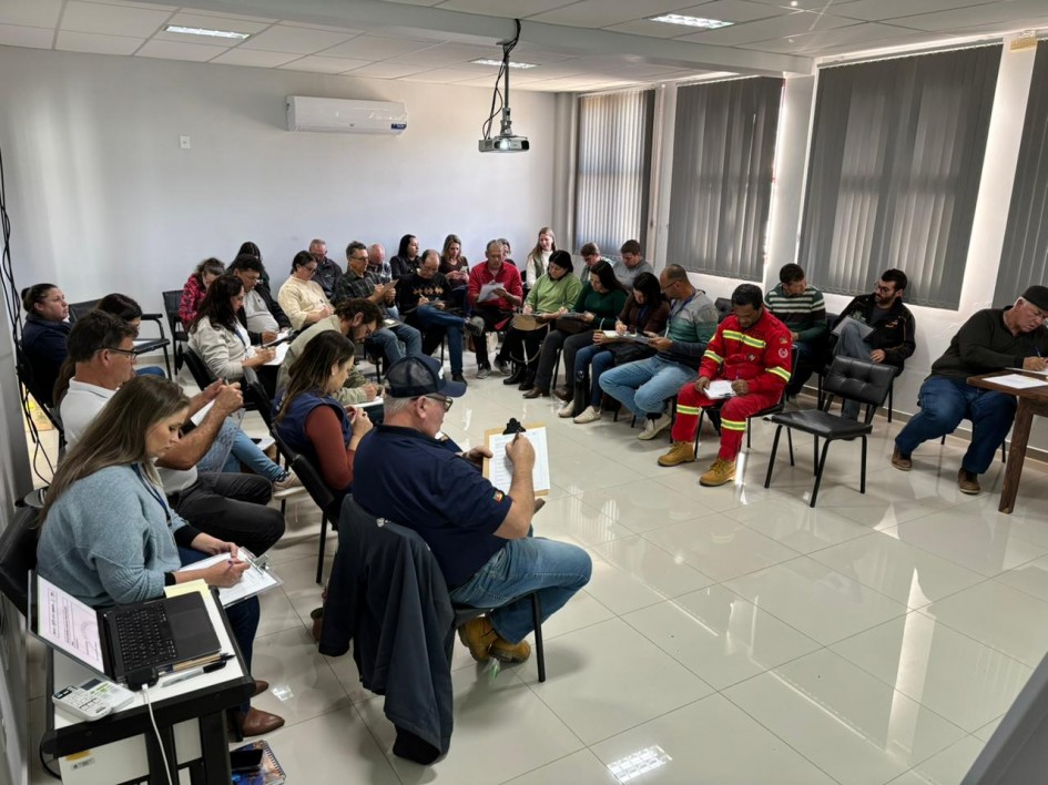 Oficina abordou temas como medidas de segurança, proteção dos recursos naturais e prevenção de danos às atividades agropecuárias -Foto: Ascom Seapi