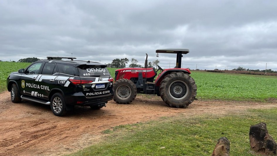 Ação integrada das forças de segurança possibilitou a localização e a recuperação de um trator agrícola avaliado em R$ 150 mil -Foto: DCS/PC-RS