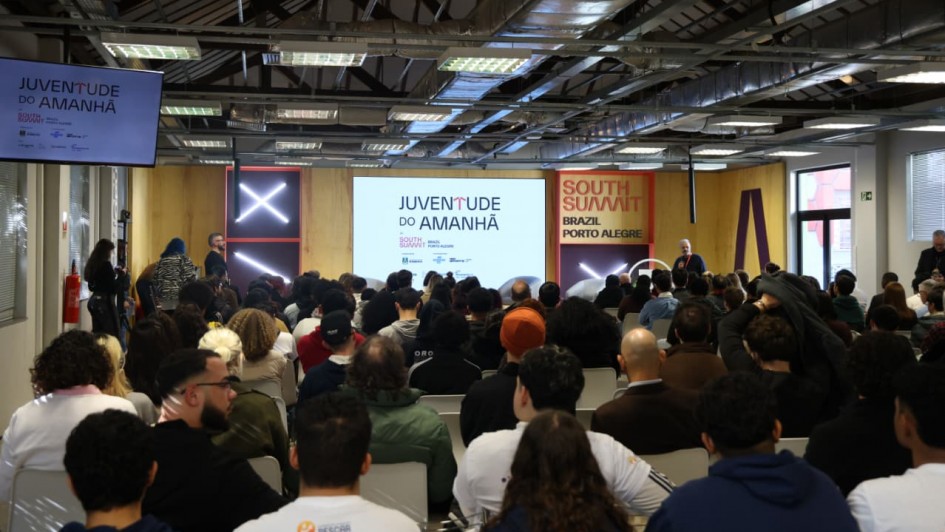 Foto mostra painel no Juventude do Amanh&atilde;.