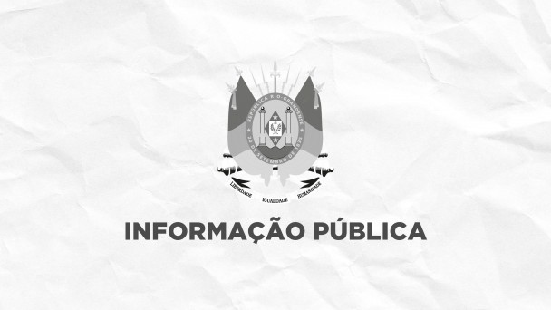 Card com fundo branco em textura de papel amassado. Ao centro, aparece o bras&atilde;o do Estado do Rio Grande do Sul em tons de cinza, com espadas e canh&otilde;es estilizados ao fundo. Abaixo do bras&atilde;o, em destaque, est&aacute; a frase "INFORMA&Ccedil;&Atilde;O P&Uacute;BLICA" em letras mai&uacute;sculas, pretas e em negrito. A composi&ccedil;&atilde;o &eacute; minimalista, com bastante espa&ccedil;o em branco ao redor dos elementos centrais.