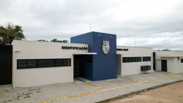 Foto mostra a fachada do IGP em Bag&eacute;.