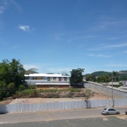 Ap&oacute;s a limpeza do local, a empresa respons&aacute;vel est&aacute; instalando tapumes de seguran&ccedil;a e preparando o canteiro de obras